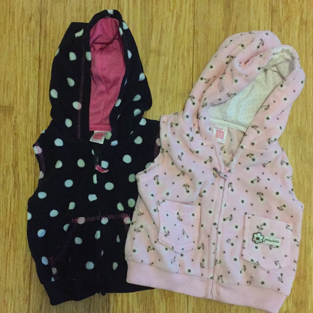 Set of 2 fleece hooded vests